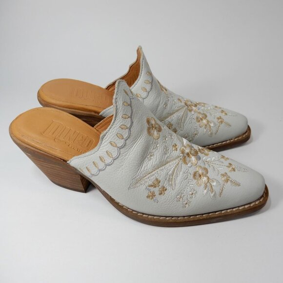 DINGO Leather MULE Size 6.5 White Wildflower Floral Embroidery Heel Western NEW - Picture 1 of 10